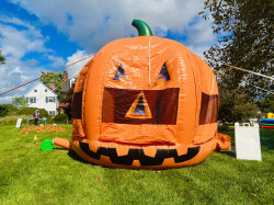 Pumpkin Bounce 15ft. - Drop-Off