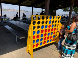 Giant Four to Win (Connect Four)