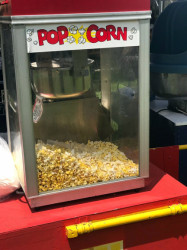 Standard Popcorn Machine With 50 Servings
