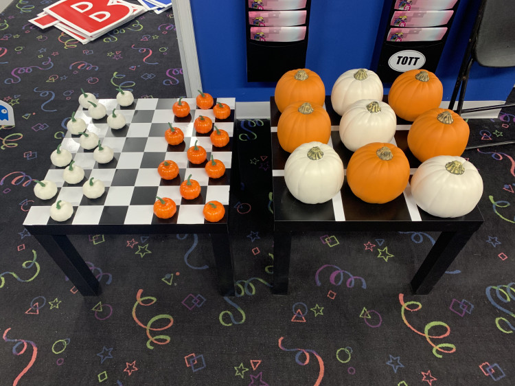 Pumpkin Checkers Table