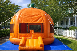 Pumpkin Bounce 15 Ft.
